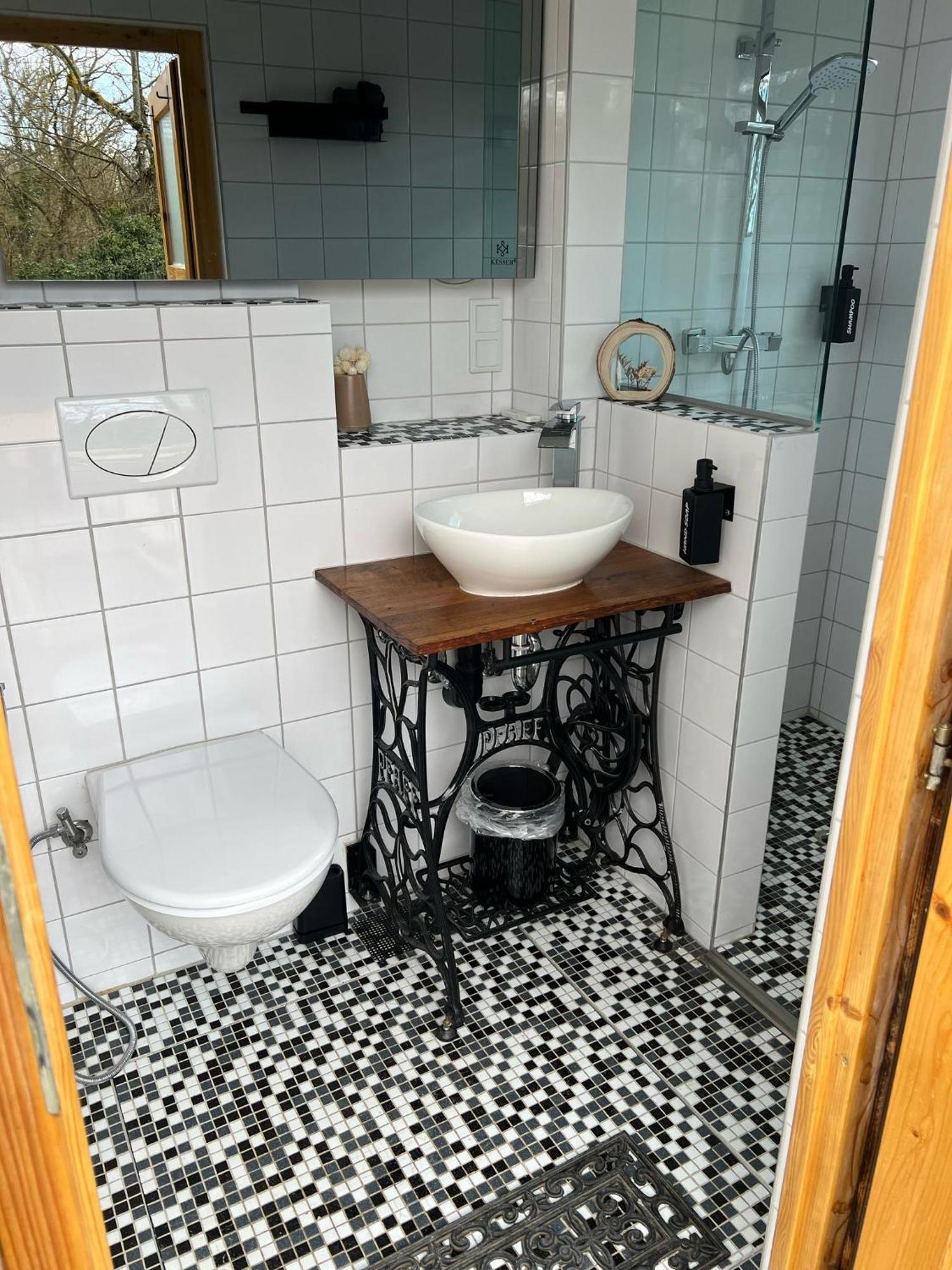 Henrys Cozy Tiny House - Ruhig, Garten, Terrasse Appartement Würzburg